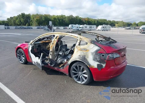 2018 Tesla Model 3 Long Range/Mid Range from USA, damaged, VIN 5YJ3E1EA8JF010462